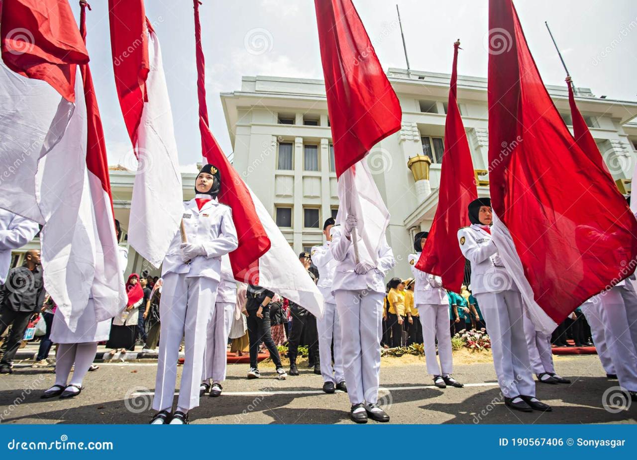 Mitotoberita – Troops indonesian carried raising parade