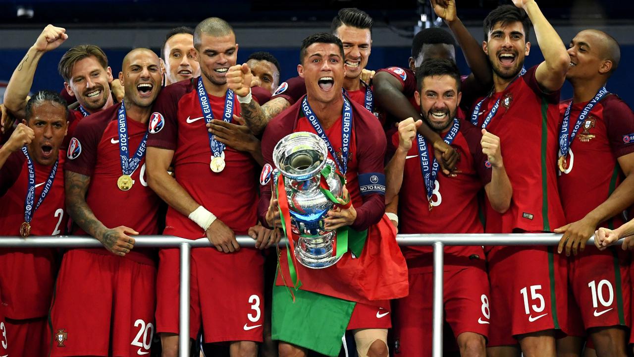 Portuguese footballers negara