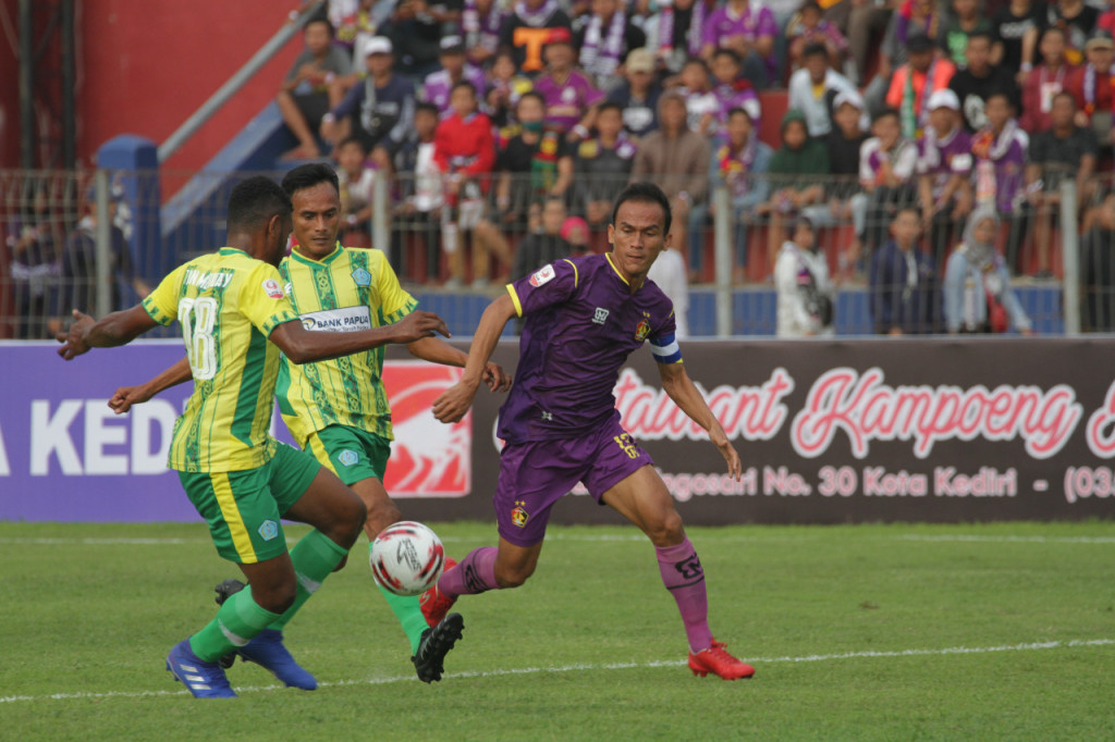 Biak psbs bolasport persik liga pesta gol dibuka gawang muhammad robbani stadion