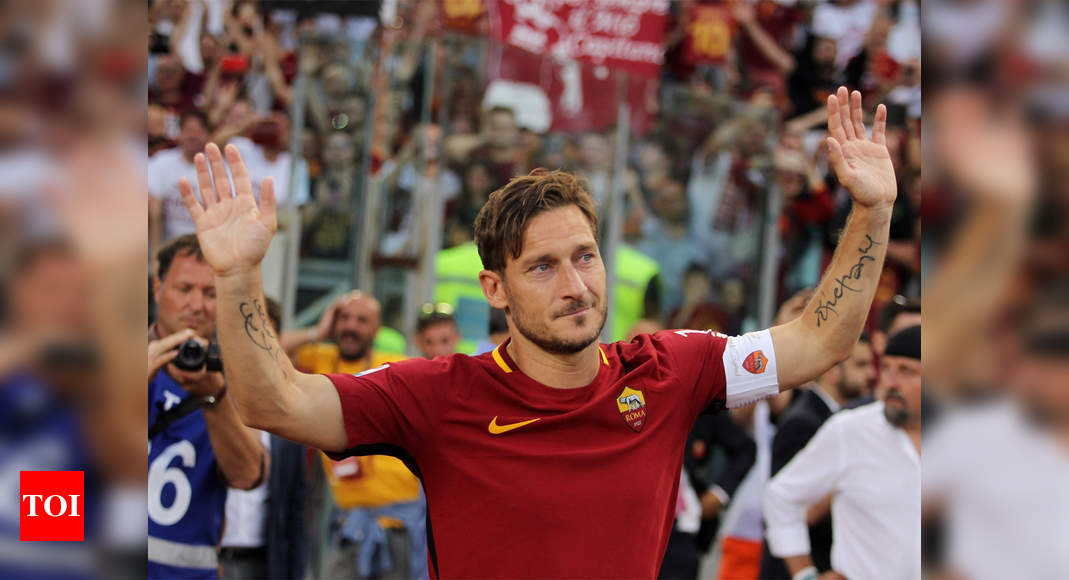 MITOTO - Totti pertimbangkan comeback sepak bola setelah pensiun