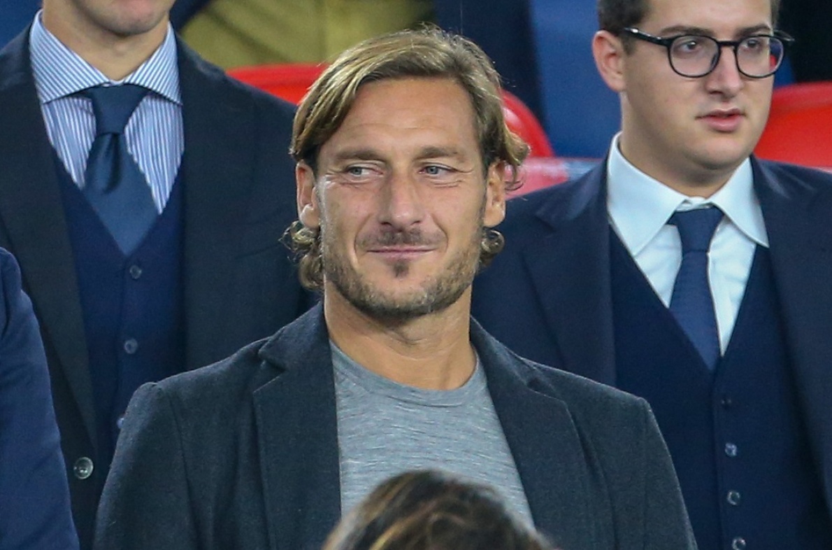 MITOTO – Totti Buka Peluang Comeback dari Pensiun